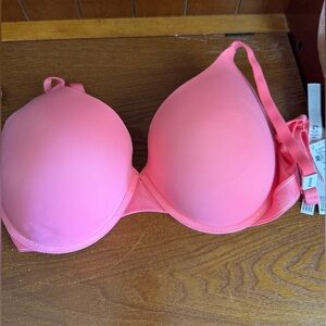 NWT Victoria's Secret Coral Pink Push-up Padded Bra